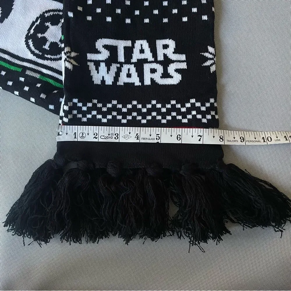 Star Wars Disney NWT Iconic Logo Scarf LootCrate Exclusive Christmas Gift NEW